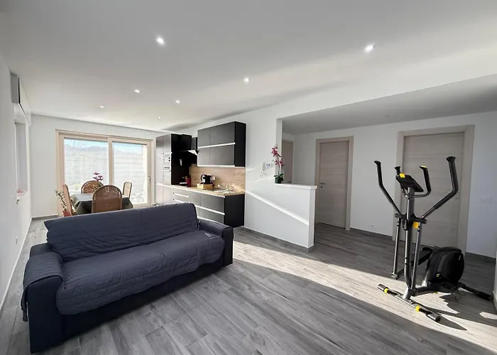 Monty's House * Luino